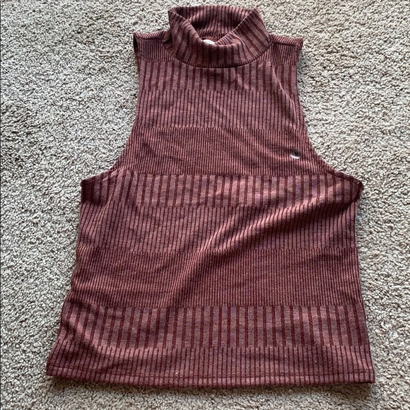 American Eagle Outfitters Tops - Red halter top NWT